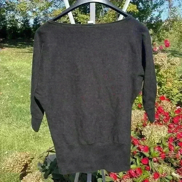 White House/Black women pullover crew neck bat wing sweater gold crystal accent - Picture 2 of 9